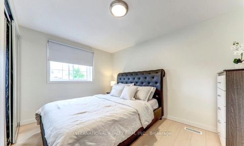 Photo 12 at 15 Hewitt Place, Georgian Drive, Barrie