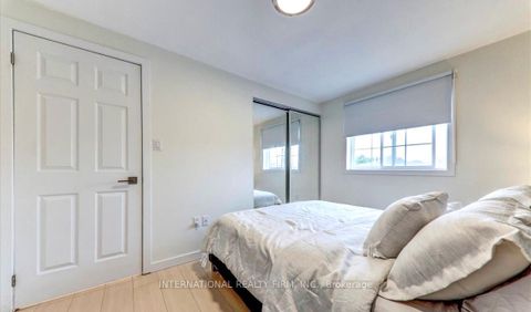 Photo 13 at 15 Hewitt Place, Georgian Drive, Barrie