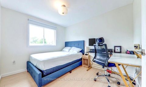 Photo 15 at 15 Hewitt Place, Georgian Drive, Barrie