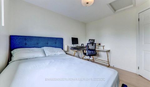 Photo 16 at 15 Hewitt Place, Georgian Drive, Barrie