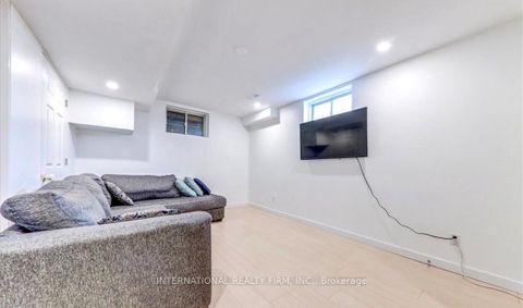 Photo 22 at 15 Hewitt Place, Georgian Drive, Barrie