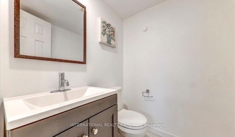 Photo 23 at 15 Hewitt Place, Georgian Drive, Barrie