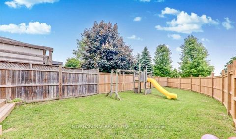 Photo 27 at 15 Hewitt Place, Georgian Drive, Barrie