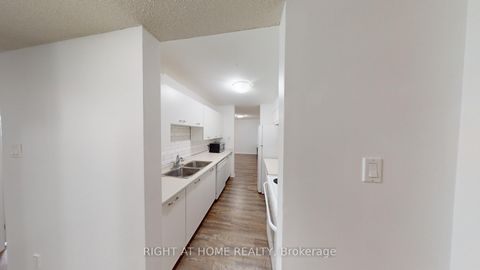 Photo 3 at 304 - 25 Meadow Lane, Ardagh, Barrie