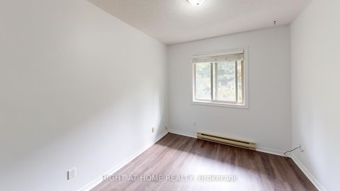 Photo 5 at 304 - 25 Meadow Lane, Ardagh, Barrie