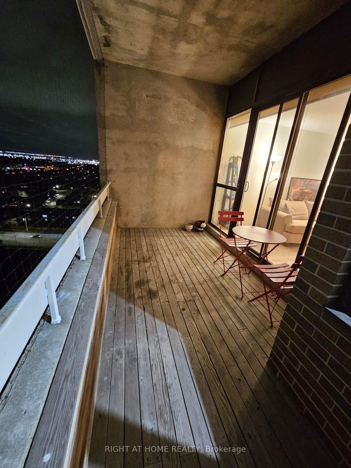 Photo 10 at 1912 - 25 Kensington Road, Queen Street Corridor, Brampton