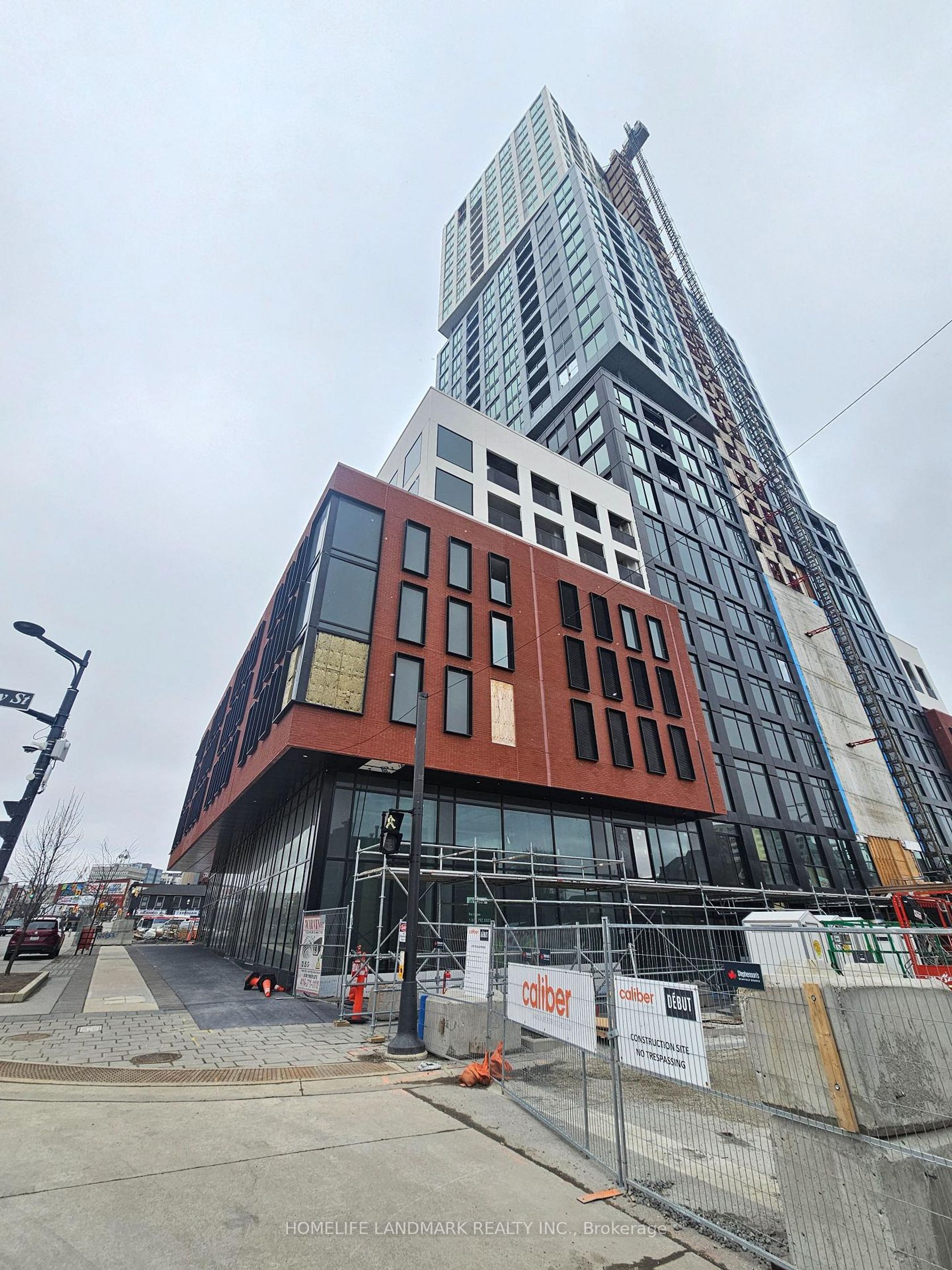 2104 - 39 Mary Street, City Centre, Barrie photo number 2