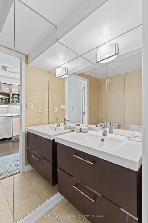 Photo 9 at 930 - 36 Blue Jays Way, Waterfront Communities C1, Toronto