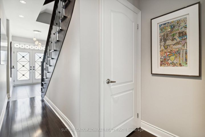 Photo 4 at 67 Bristlewood Crescent, Patterson, Vaughan