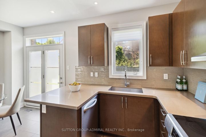 Photo 14 at 67 Bristlewood Crescent, Patterson, Vaughan