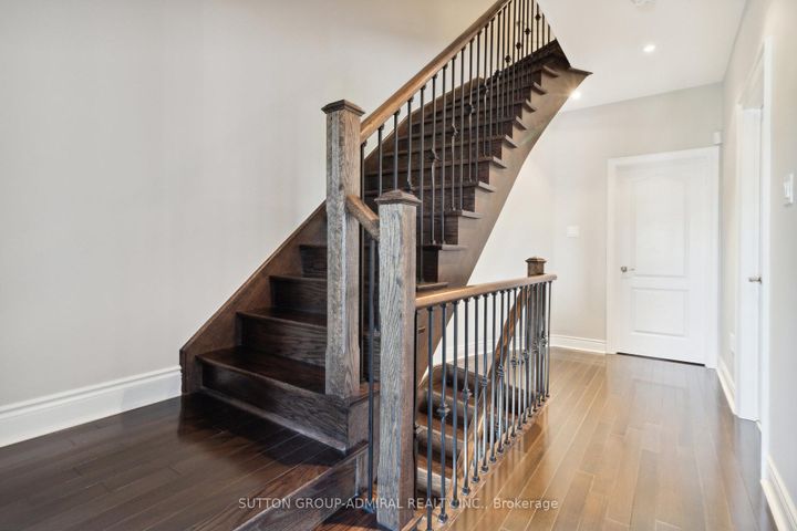 Photo 26 at 67 Bristlewood Crescent, Patterson, Vaughan