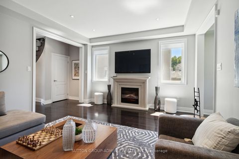 Photo 6 at 67 Bristlewood Crescent, Patterson, Vaughan