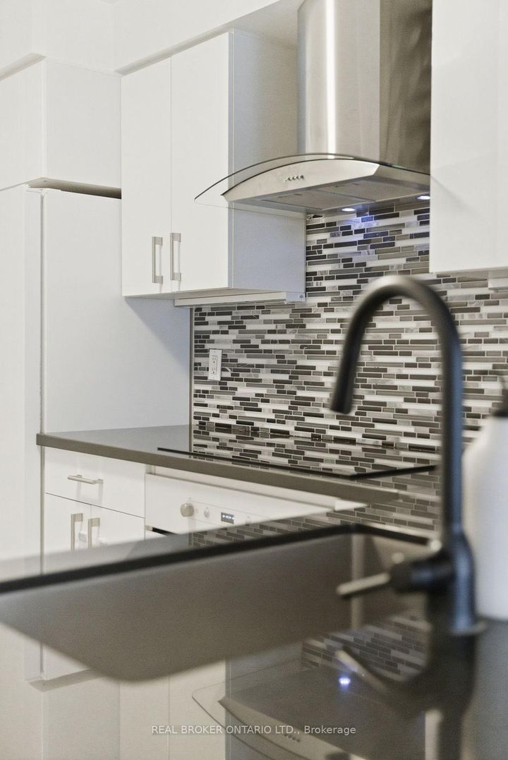 Photo 7 at 1112 - 2111 Lakeshore Boulevard W, Mimico, Toronto