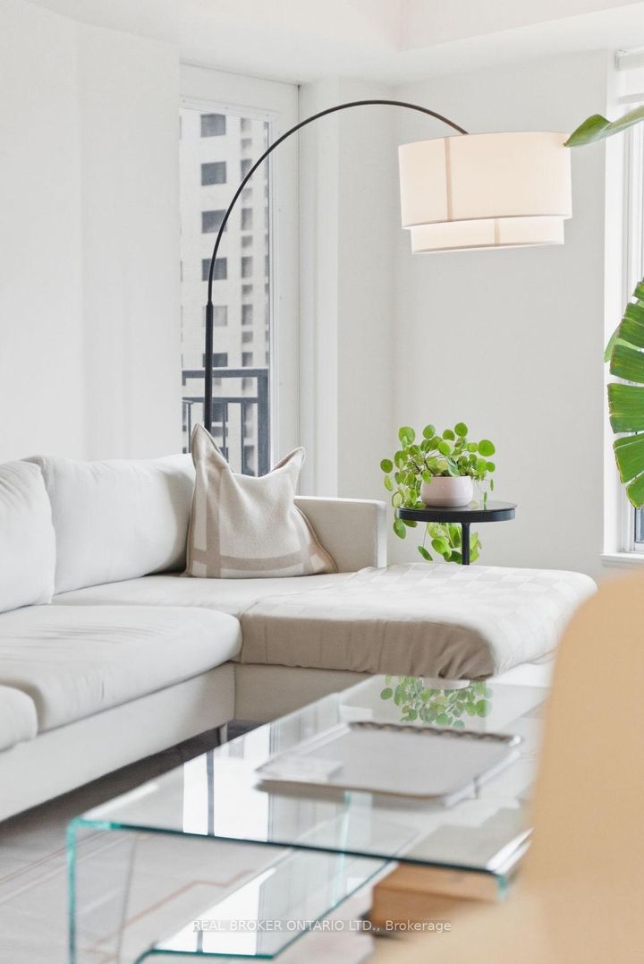 Photo 14 at 1112 - 2111 Lakeshore Boulevard W, Mimico, Toronto