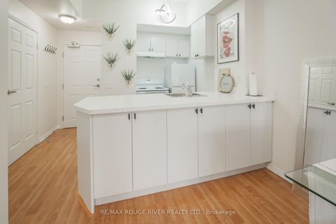 Photo 5 at 307 - 15 Maplewood Avenue, Cedarvale, Toronto