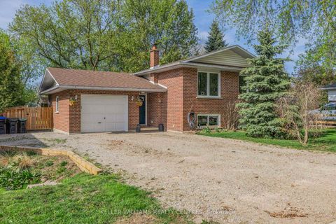 Photo 1 at 4 Selby Street, Cookstown, Innisfil