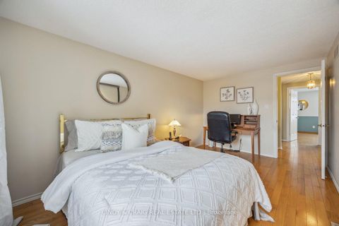 Photo 6 at 840 Charisma Crescent, McLaughlin, Oshawa