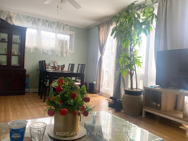 Photo 10 at 52 Bonnechere Crescent, Bendale, Toronto