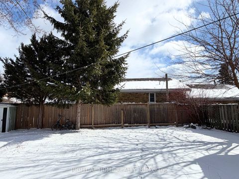 Photo 5 at 52 Bonnechere Crescent, Bendale, Toronto