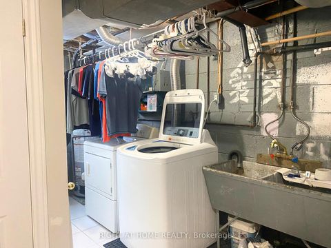 Photo 13 at 52 Bonnechere Crescent, Bendale, Toronto