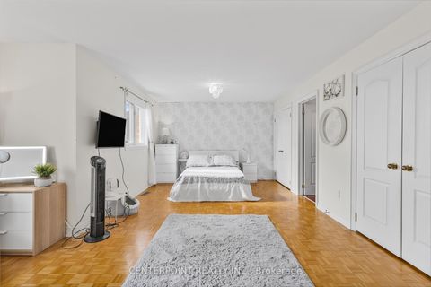 Photo 20 at 277 Oxford Street, Mill Pond, Richmond Hill