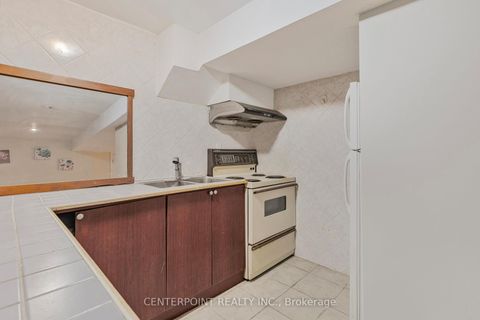 Photo 32 at 277 Oxford Street, Mill Pond, Richmond Hill