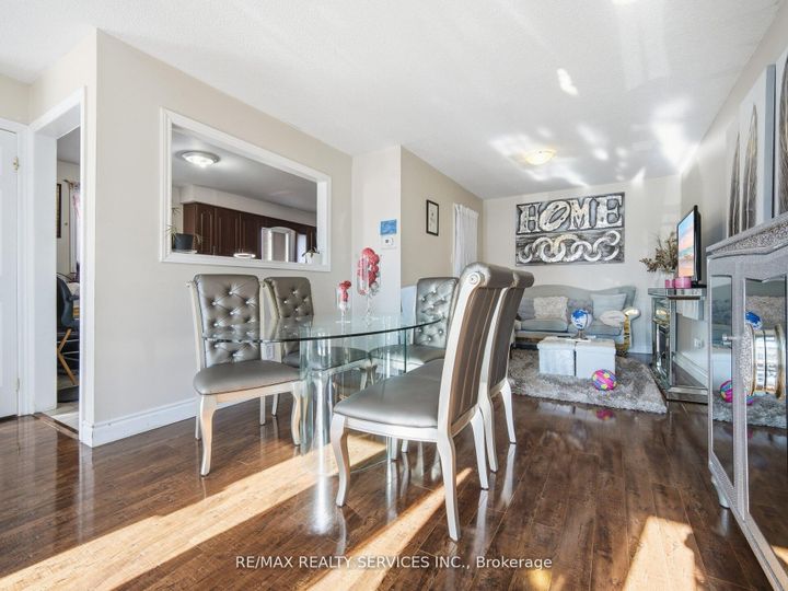 Photo 6 at 8 Deerpark Crescent, Brampton West, Brampton