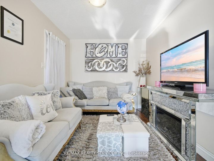 Photo 8 at 8 Deerpark Crescent, Brampton West, Brampton