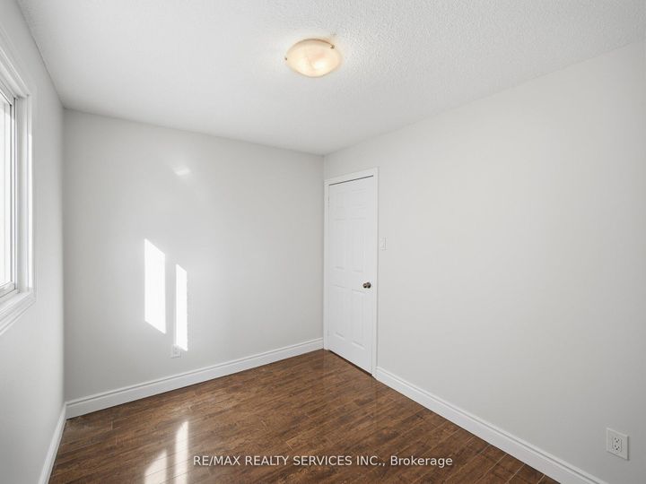 Photo 30 at 8 Deerpark Crescent, Brampton West, Brampton