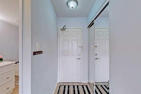 Photo 2 at 420 - 309 Major Mackenzie Drive E, Harding, Richmond Hill