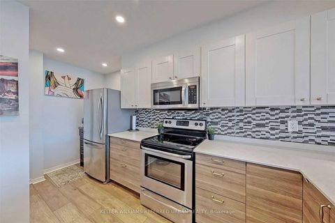 Photo 4 at 420 - 309 Major Mackenzie Drive E, Harding, Richmond Hill