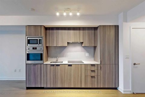 Photo 14 at 1501 - 11 Wellesley Street W, Bay Street Corridor, Toronto