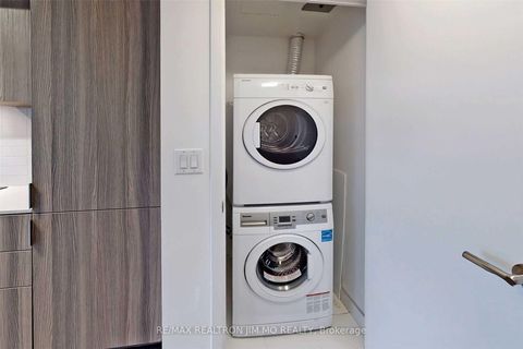 Photo 23 at 1501 - 11 Wellesley Street W, Bay Street Corridor, Toronto