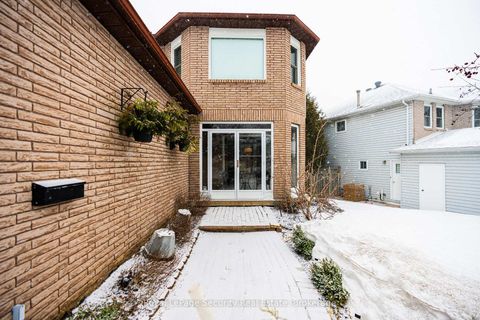 Photo 1 at 122 Browning Trail, Letitia Heights, Barrie