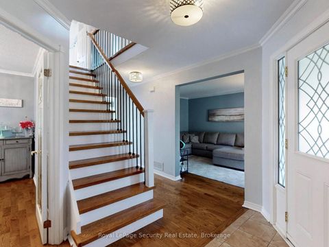 Photo 9 at 122 Browning Trail, Letitia Heights, Barrie