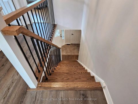 Photo 10 at 122 Browning Trail, Letitia Heights, Barrie