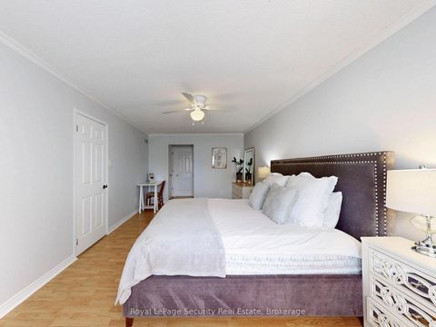 Photo 15 at 122 Browning Trail, Letitia Heights, Barrie