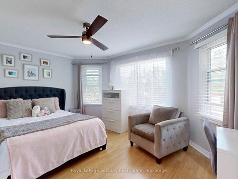 Photo 19 at 122 Browning Trail, Letitia Heights, Barrie