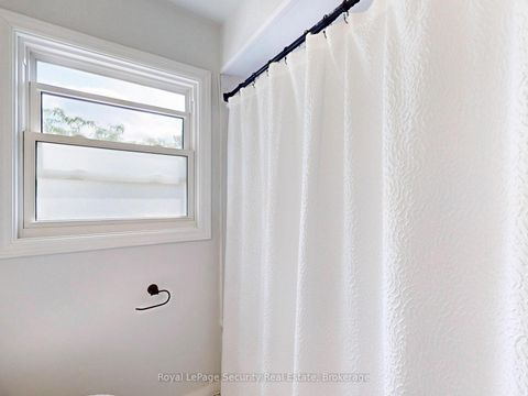 Photo 27 at 122 Browning Trail, Letitia Heights, Barrie