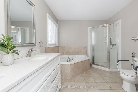 Photo 25 at 996 BOOTH Avenue, Alcona, Innisfil