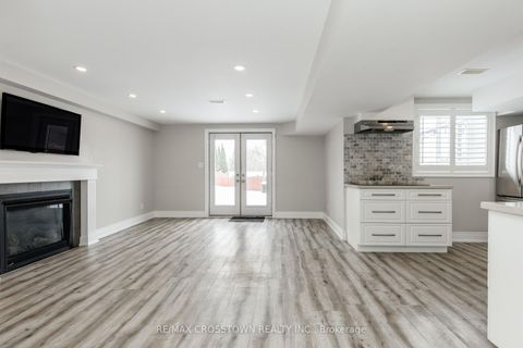 Photo 31 at 996 BOOTH Avenue, Alcona, Innisfil