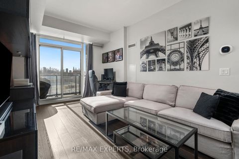 Photo 1 at 420 - 4700 Highway 7, East Woodbridge, Vaughan