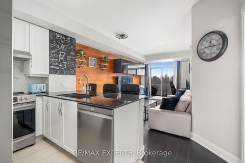 Photo 3 at 420 - 4700 Highway 7, East Woodbridge, Vaughan