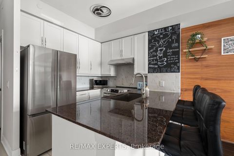 Photo 4 at 420 - 4700 Highway 7, East Woodbridge, Vaughan