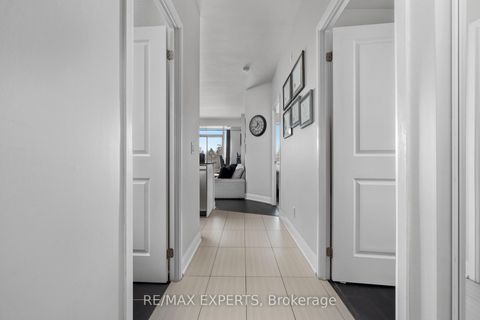 Photo 10 at 420 - 4700 Highway 7, East Woodbridge, Vaughan