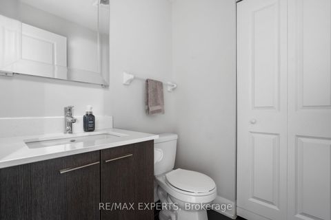 Photo 11 at 420 - 4700 Highway 7, East Woodbridge, Vaughan