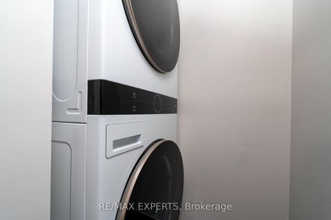 Photo 12 at 420 - 4700 Highway 7, East Woodbridge, Vaughan