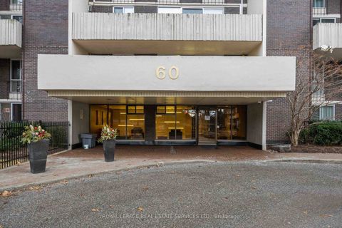 Photo 2 at 808 - 60 Southport Street, Swansea, Toronto