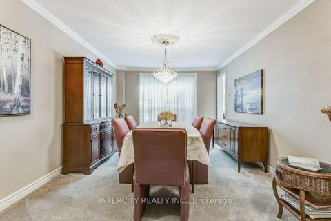 Photo 8 at 21 Marylebone Crescent, Oak Ridges Lake Wilcox, Richmond Hill