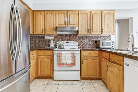 Photo 16 at 21 Marylebone Crescent, Oak Ridges Lake Wilcox, Richmond Hill